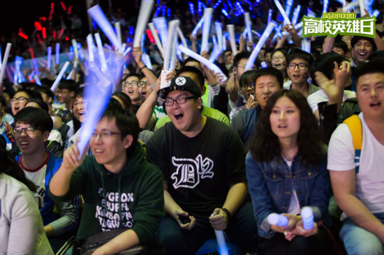 忍者战争回来了？ Invictus Gaming 赢得了所有比赛并晋级四分之一决赛。他们将在24日的四分之一决赛中对阵 Top Esports 。