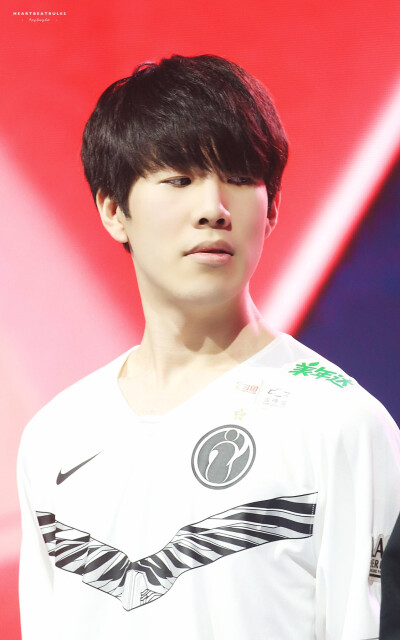 3DMAX 已正式与选手续签合同