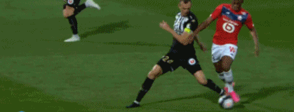 德甲半场：阿莫拉1射1传，威默破门，沃尔夫斯堡2-0柏林联合（德甲半场：阿莫拉传射建功，威默破门，沃尔夫斯堡2-0领先柏林联合）