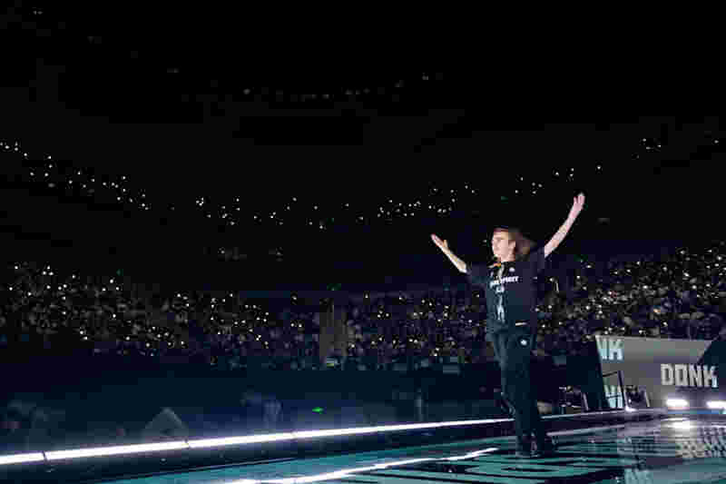 Bilibili Gaming 官方：由于个人家庭原因，教练BigWei将暂时离开比赛进行休息和调整